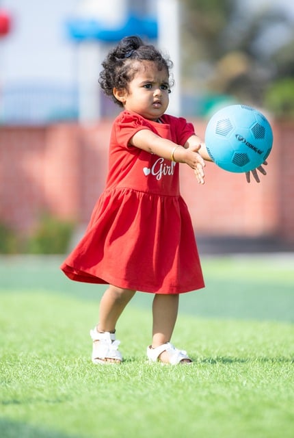 齐达内上海弄堂和樊振东打乒乓球 莫德里奇马塞洛皇马功勋球员点赞